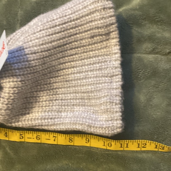 Cat & Jack - kids Pom Pom Insulated Hat Beanie Size OS - Picture 8 of 8